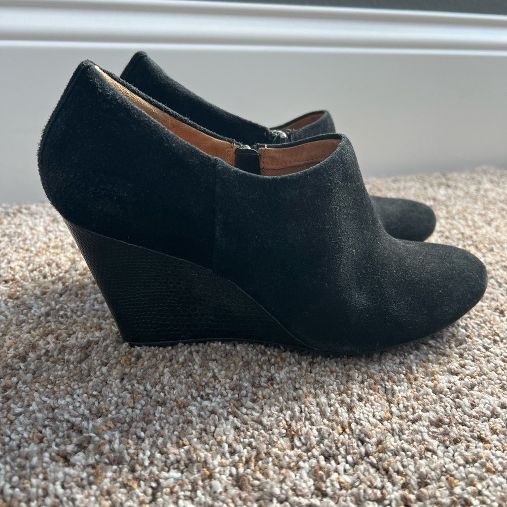 Clarks Wedge Heel Bootie Size 7.5